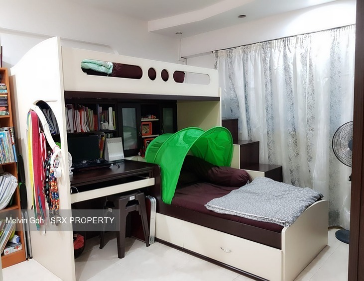 Blk 556 Jurong West Street 42 (Jurong West), HDB Executive #206523161
